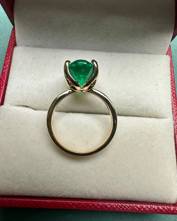 18K yellow gold 3.0ct lab grown emerald ring